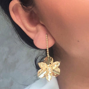 Aretes Flor Del Verano, en bronce con baño de oro 24K