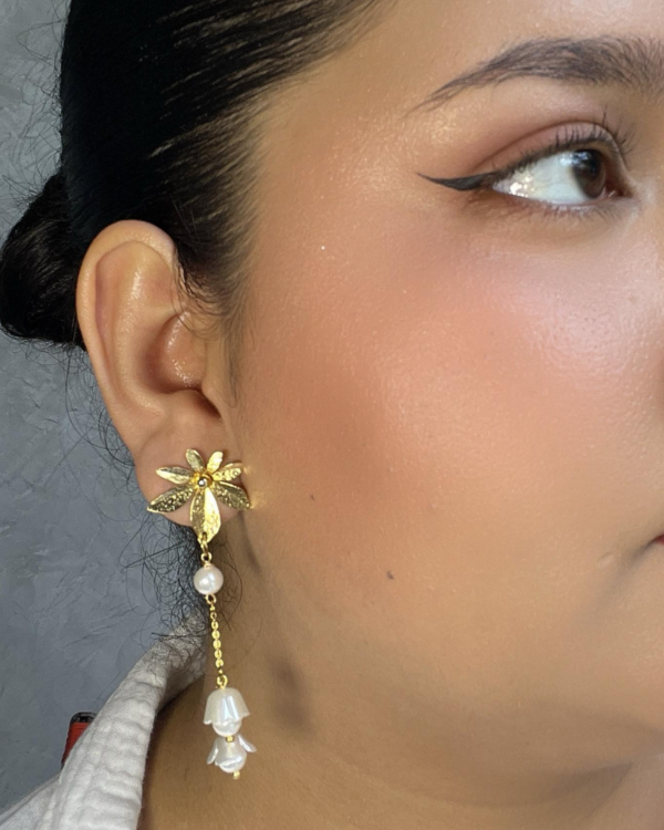 Aretes en flor de perla